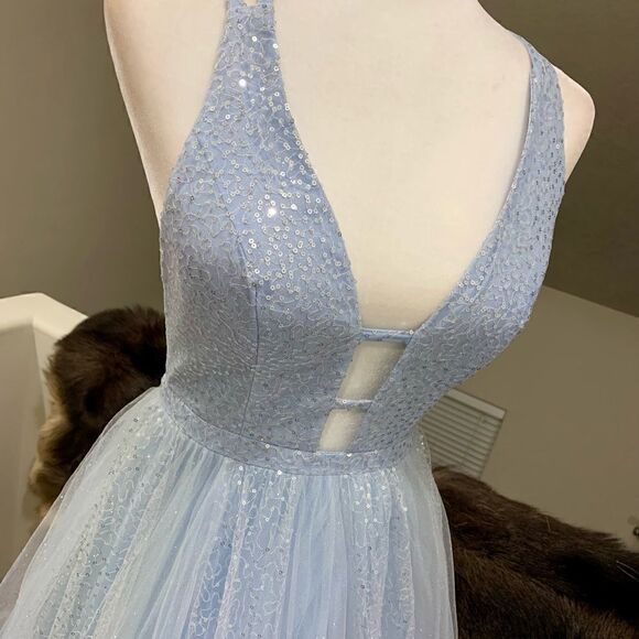 Stunning Blue Gradient V-Neck Sequined Ballgown - Picture 7 of 17